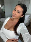 Reviews about escort with phone number 2548486608