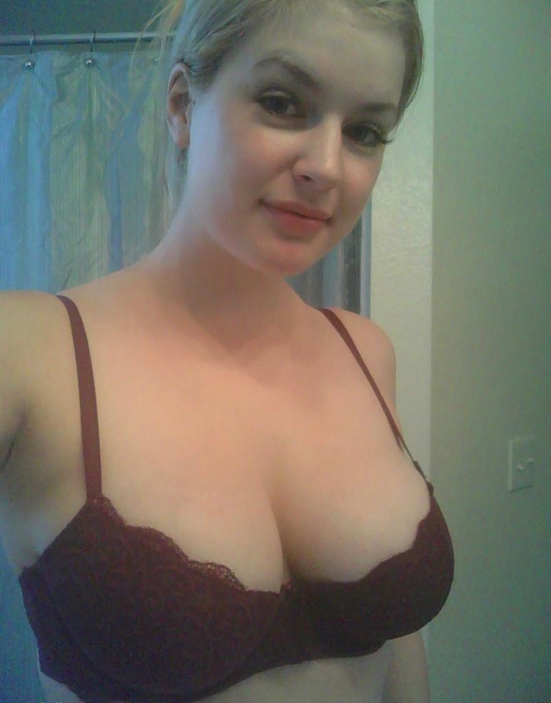 Reviews about escort with phone number 7029010637