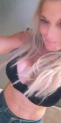 Reviews about escort with phone number 9018255293